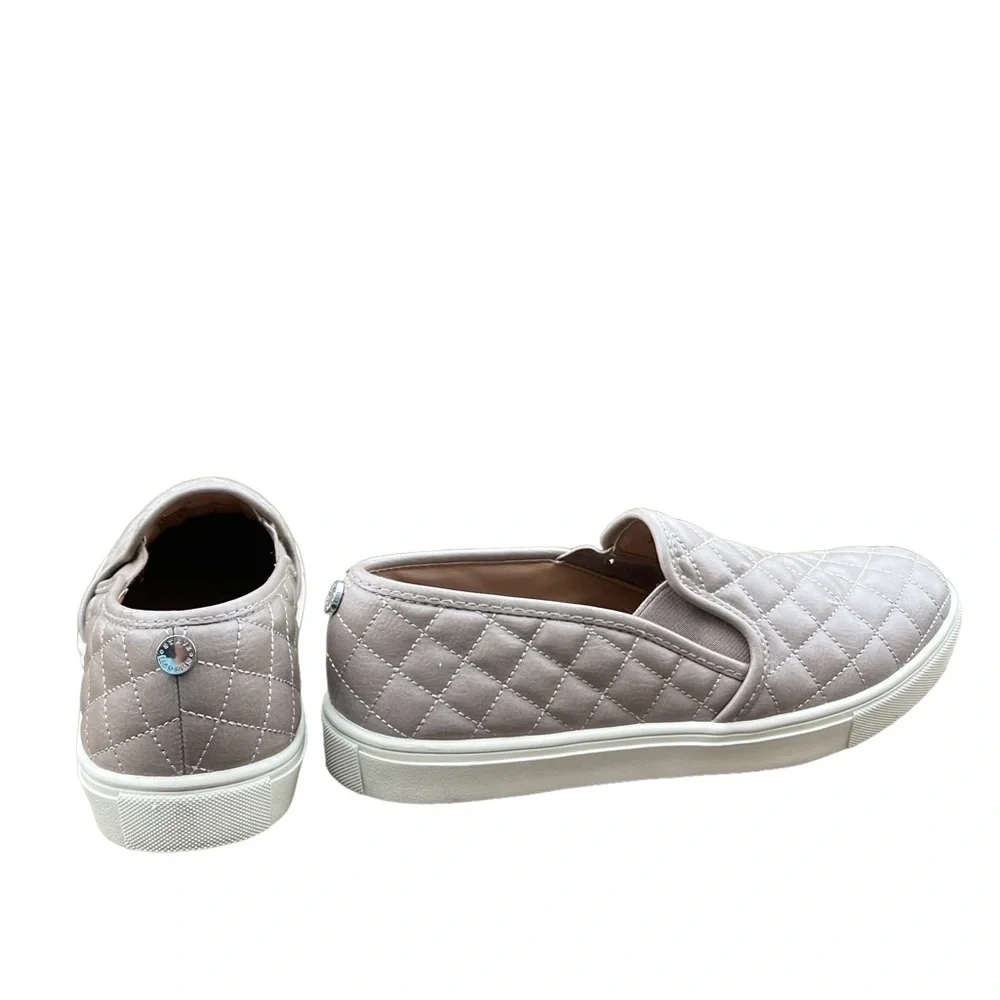 Steve Madden Ecentrcq Quilted Silver Slip On Loafer Size: 8.5